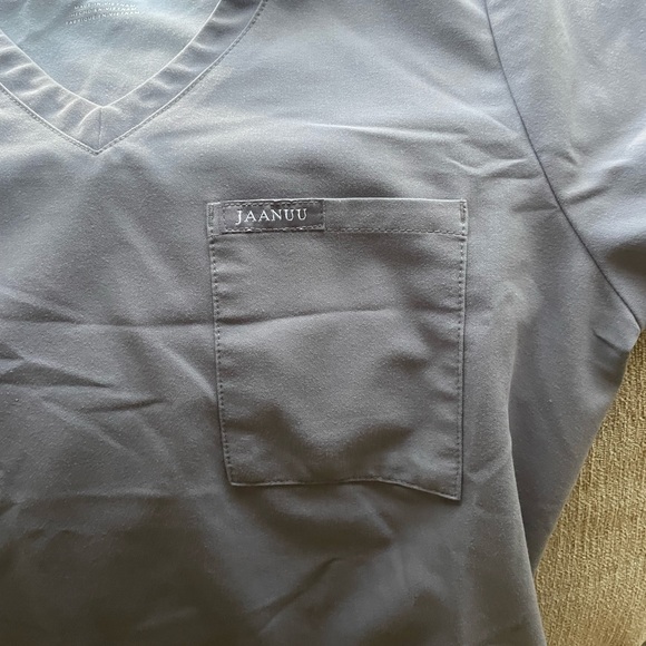 Jaanuu Scrub Set - Picture 6 of 6